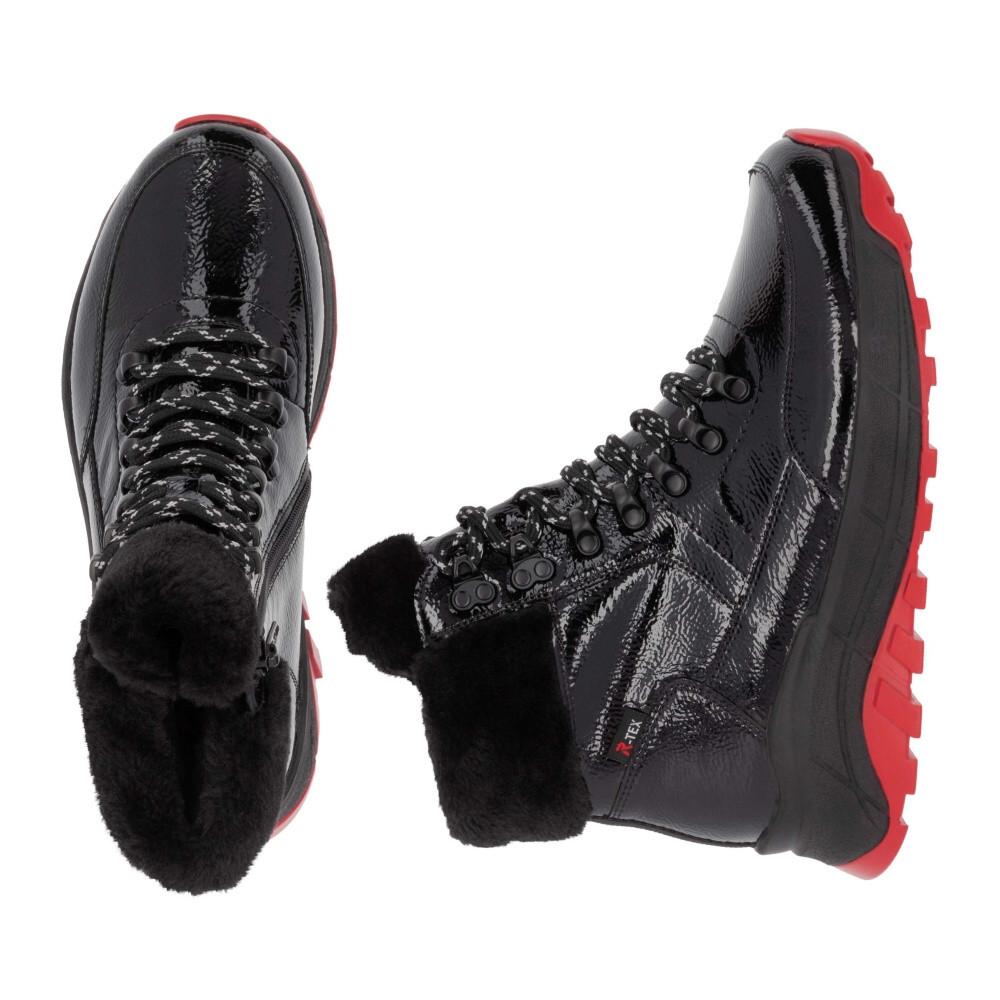 detail Dámská kotníková obuv RIEKER W0063-01 černá W4