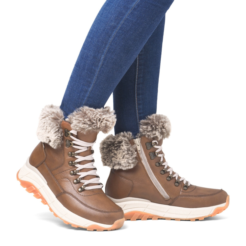 detail Dámská kotníková obuv RIEKER W0063-22 hnědá W4