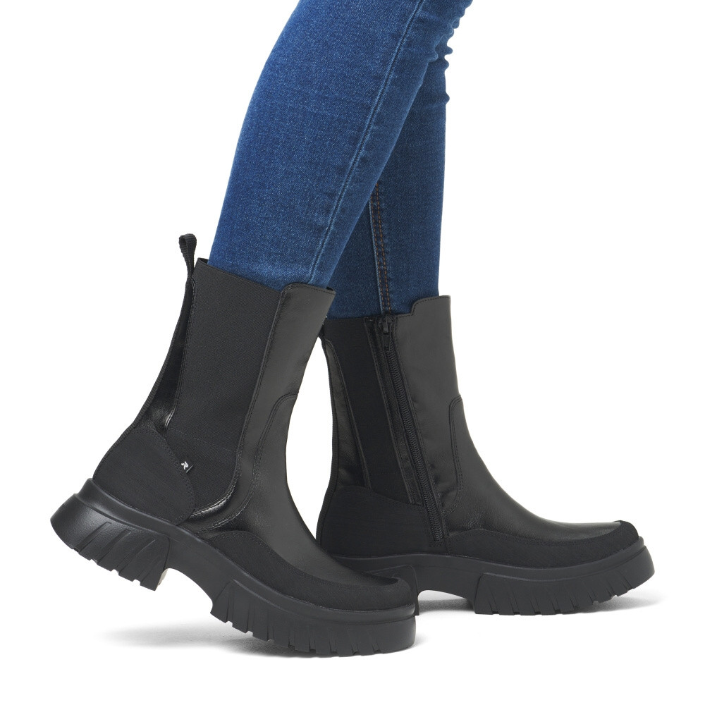 detail Dámská kotníková obuv RIEKER REVOLUTION W1872-01 černá W4