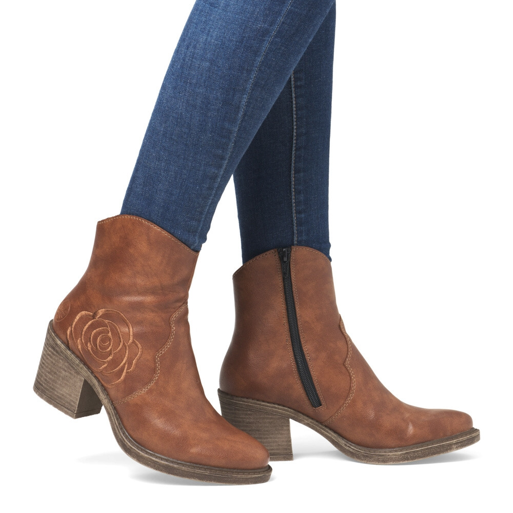 detail Dámská kotníková obuv RIEKER Y1250-24 hnědá W4