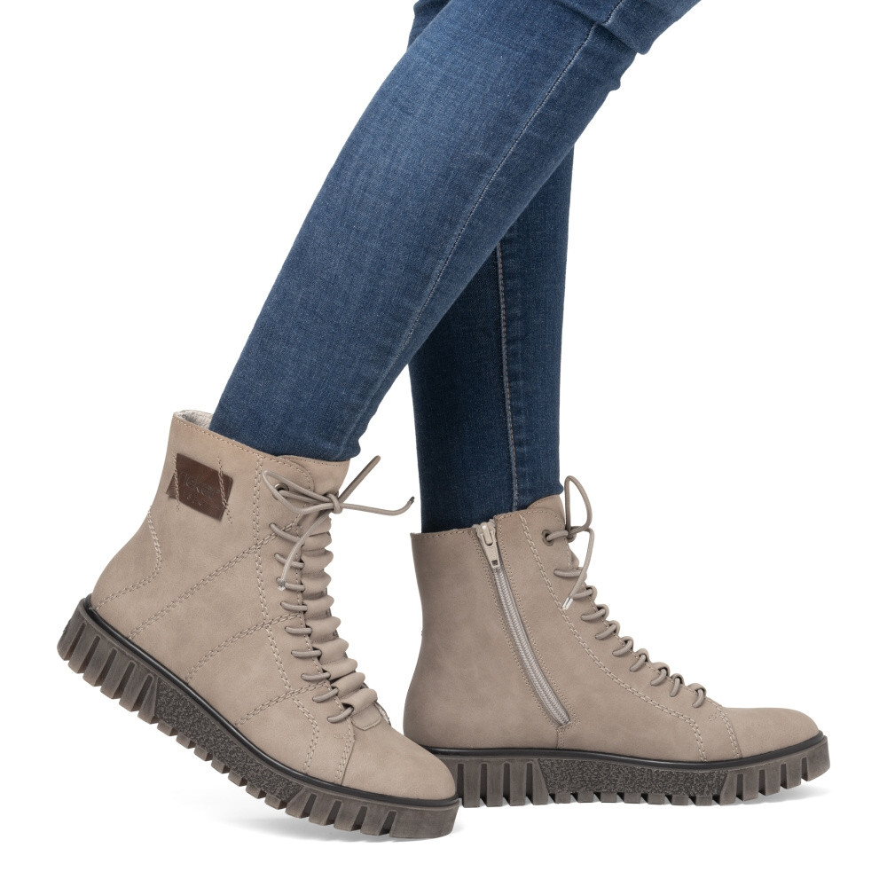 detail Dámská kotníková obuv RIEKER Y3421-20 béžová W4