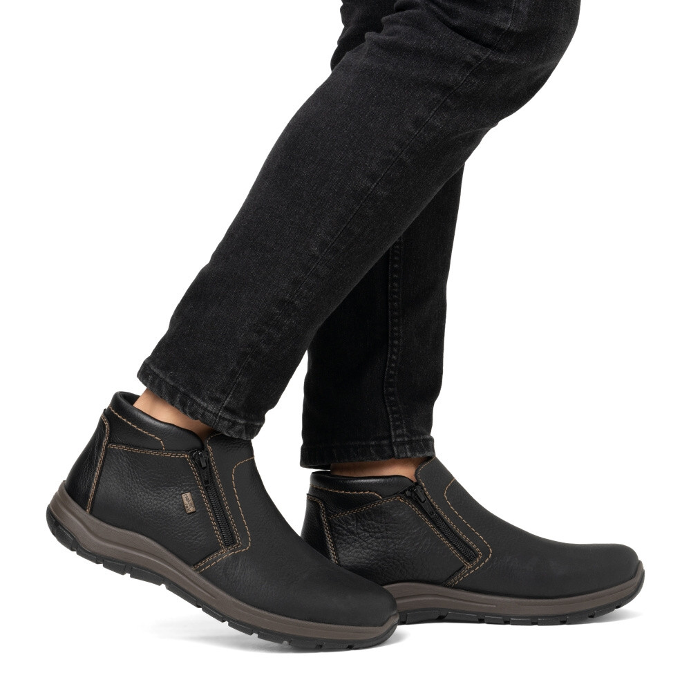 detail Pánská kotníková obuv RIEKER 03673-00 černá W5