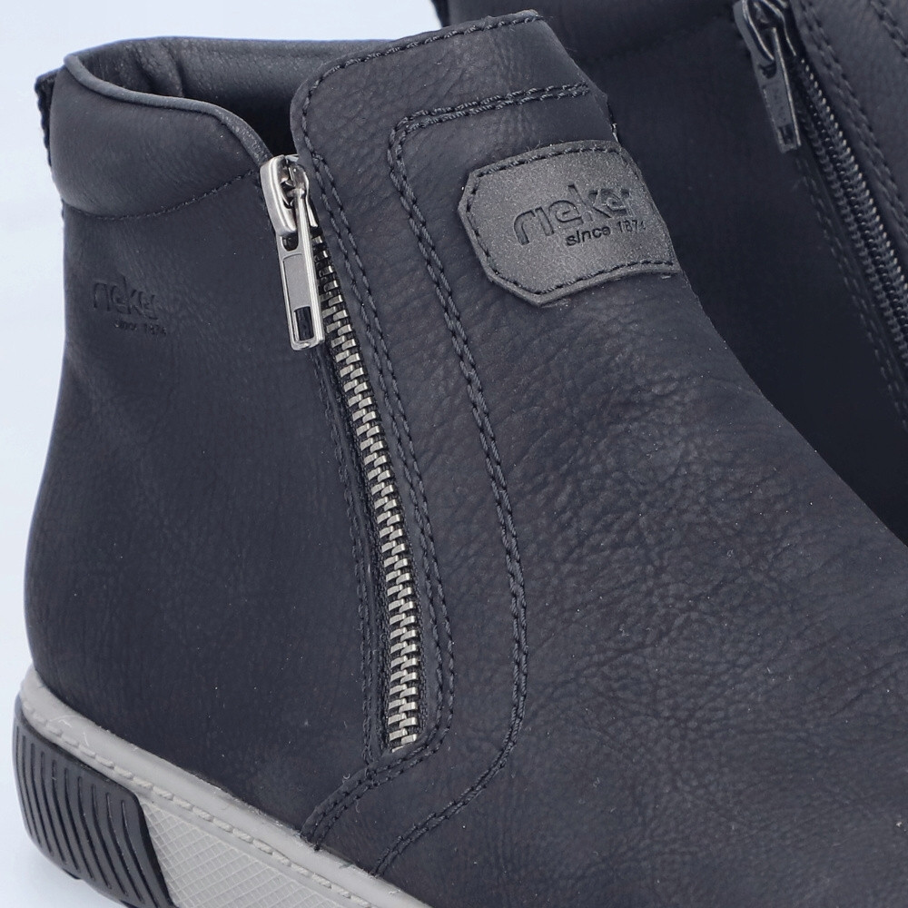 detail Pánská kotníková obuv RIEKER 18981-00 černá W4