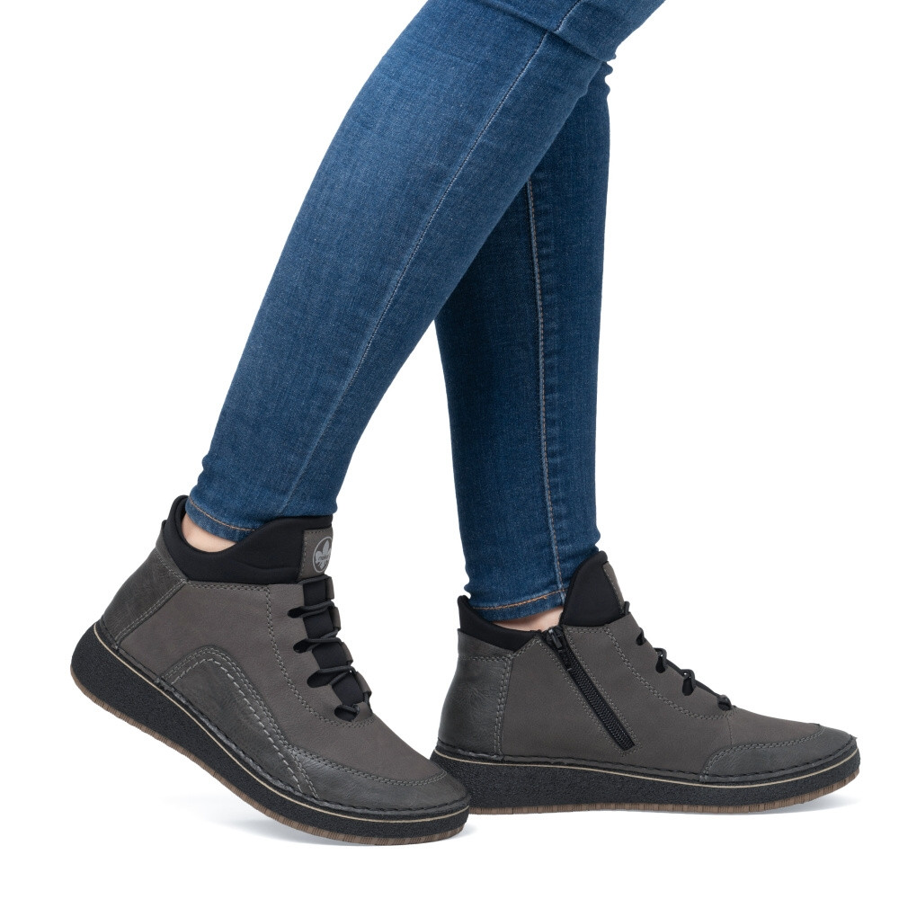 detail Dámská kotníková obuv RIEKER 50953-45 šedá W4