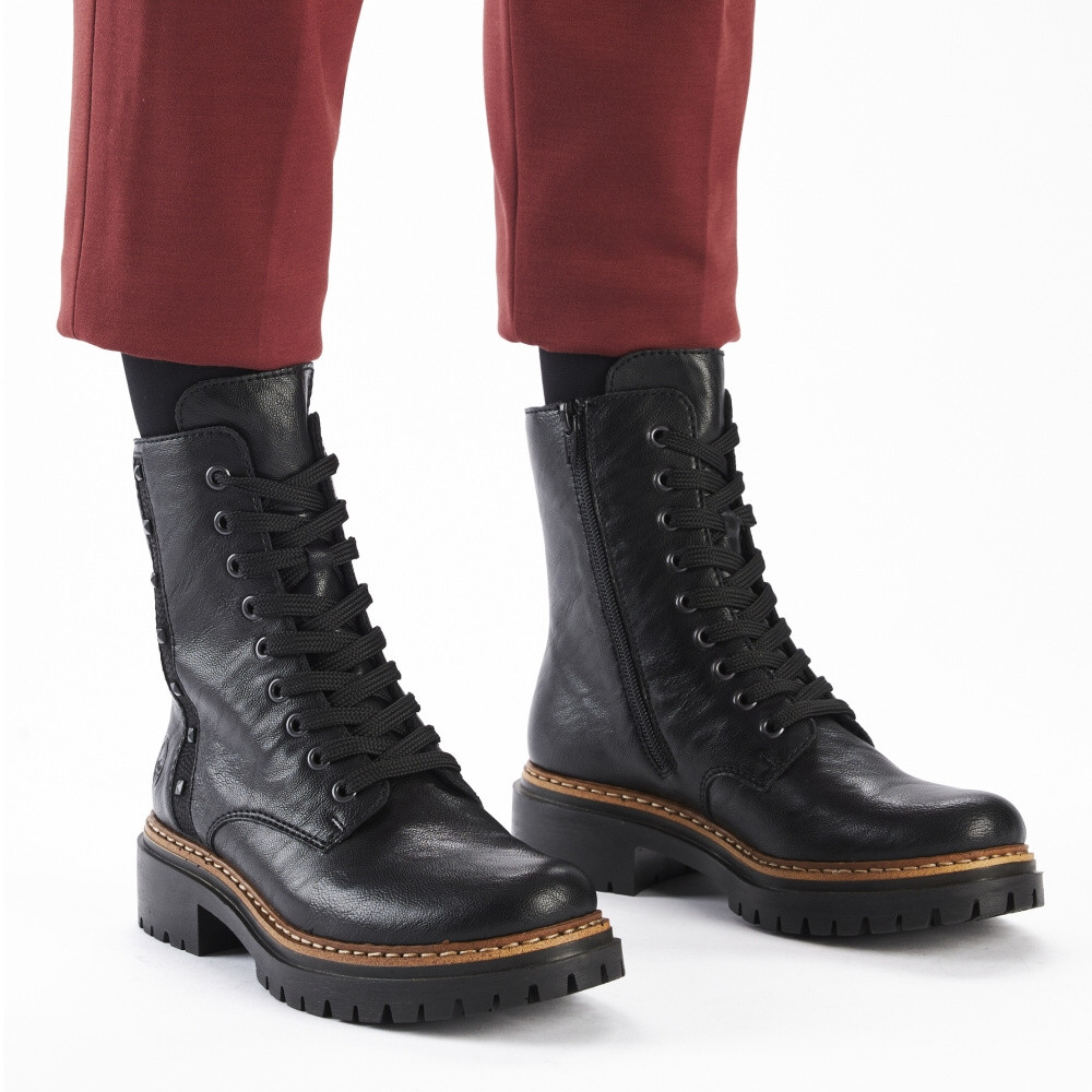 detail Dámská kotníková obuv RIEKER 72647-00 černá W4