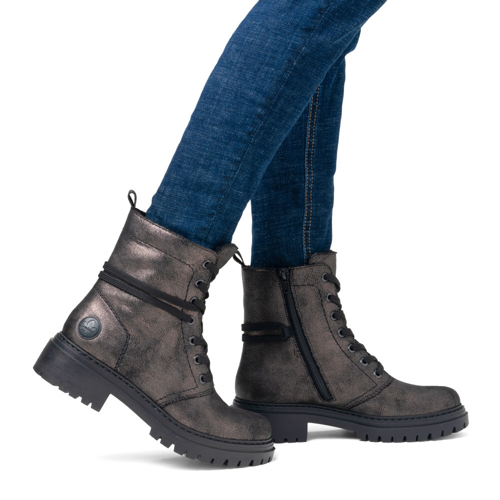 detail Dámská kotníková obuv RIEKER 72675-00 černá W4