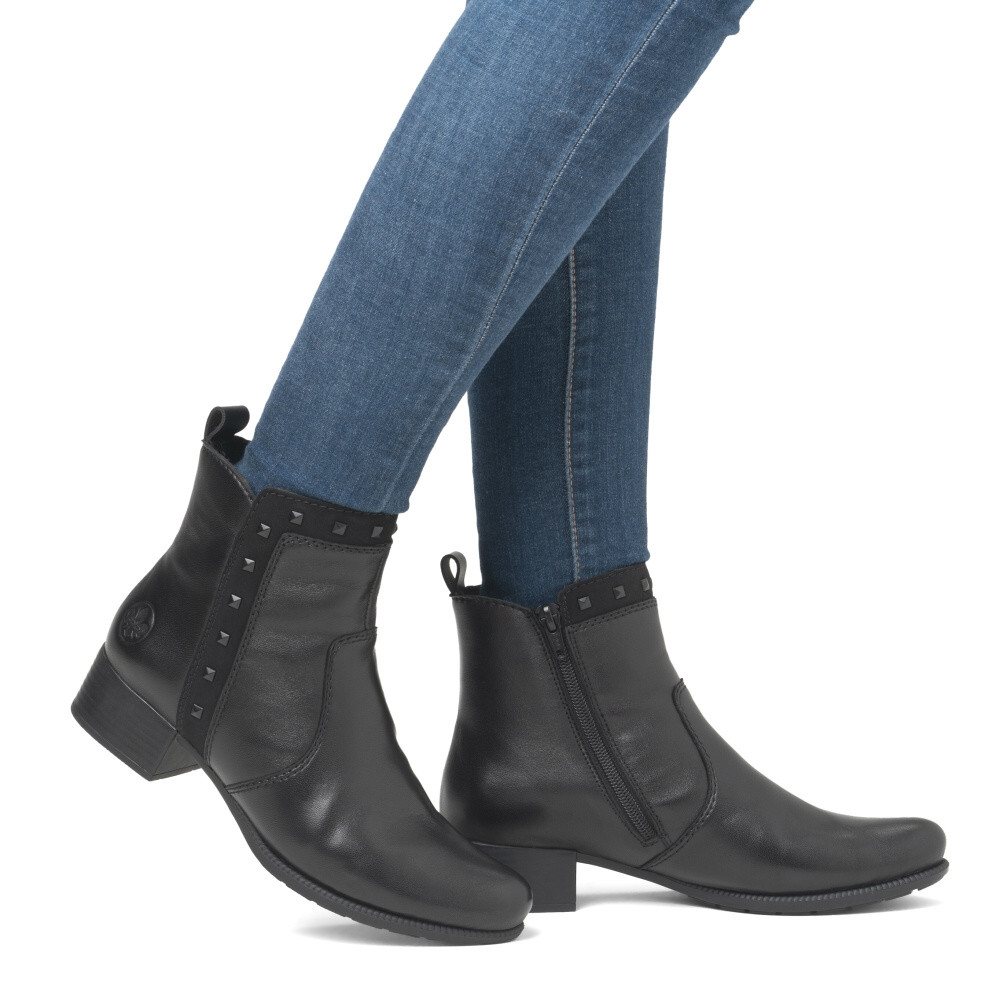 detail Dámská kotníková obuv RIEKER 78657-00 černá W4