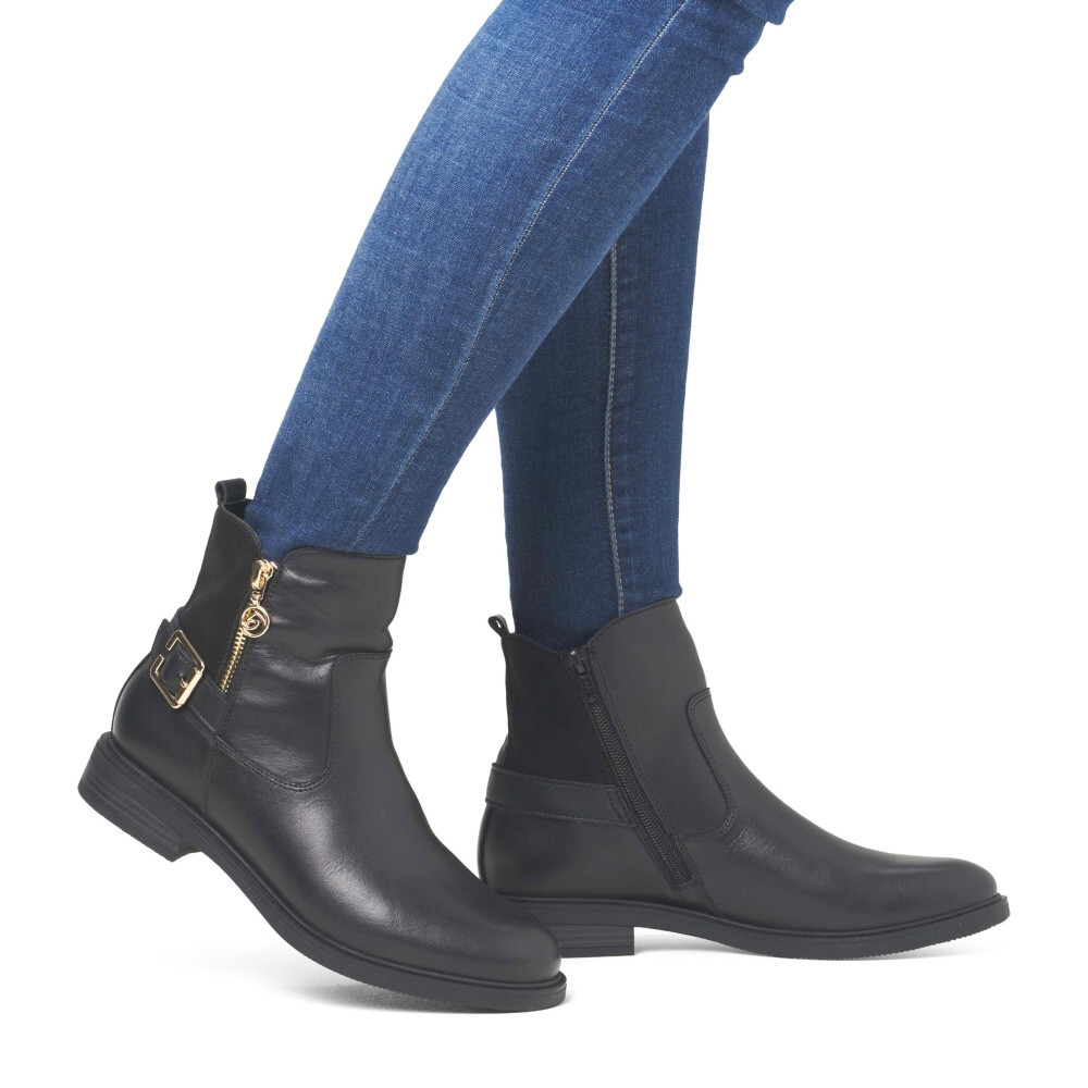 detail Dámská kotníková obuv REMONTE D1U71-00 černá W4