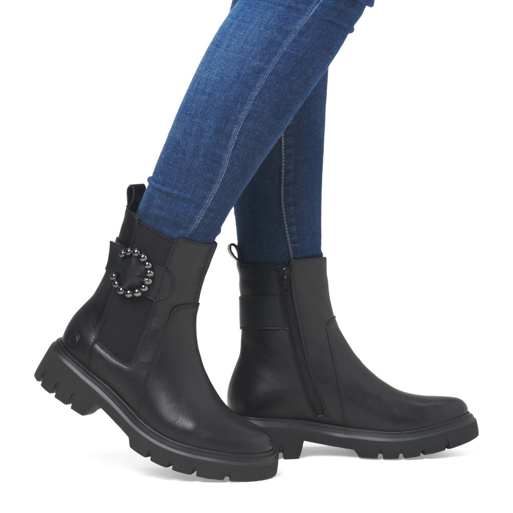 detail Dámská kotníková obuv REMONTE D1W74-00 černá W4