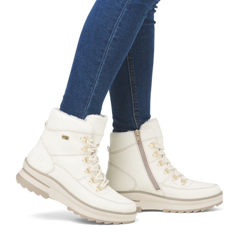 detail Dámská kotníková obuv REMONTE D2B74-80 bílá W4