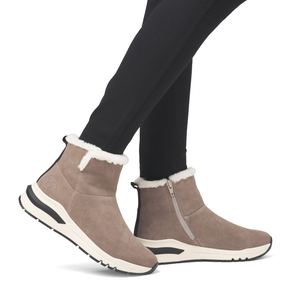 detail Dámská kotníková obuv RIEKER M6658-64 béžová W4