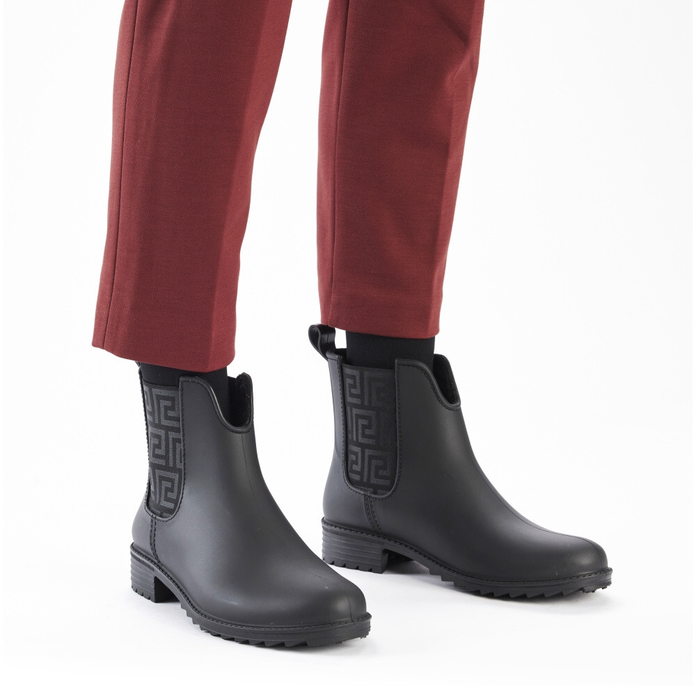 detail Dámská kotníková obuv RIEKER P8260-00 černá W4