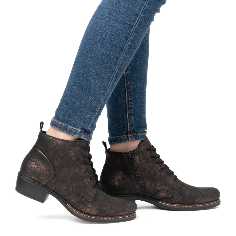 detail Dámska členková obuv RIEKER Y0830-90 čierna W4