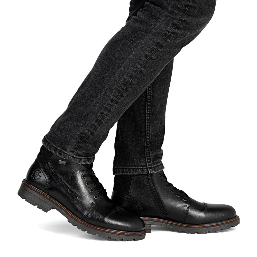 detail Pánská kotníková obuv RIEKER 32020-00 černá W5