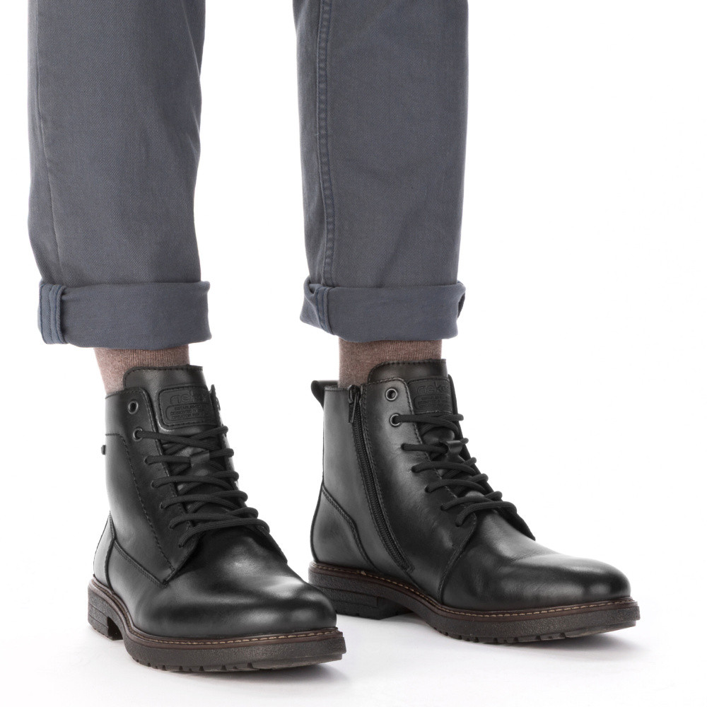 detail Pánská kotníková obuv RIEKER 33143-00 černá W5