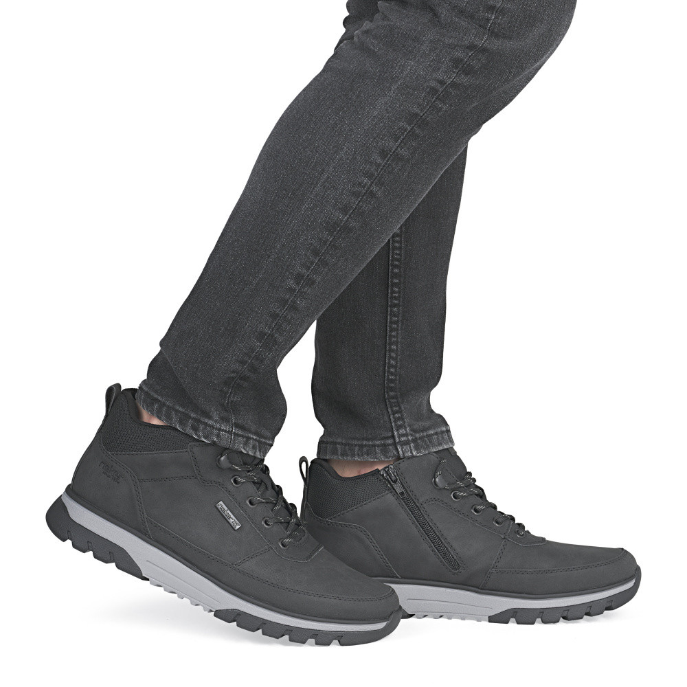 detail Pánská kotníková obuv RIEKER B9300-00 černá W5