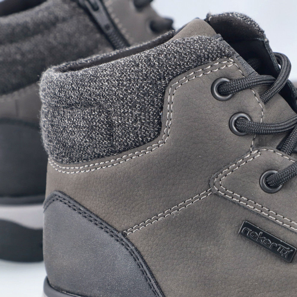 detail Pánská kotníková obuv RIEKER B9340-45 šedá W5