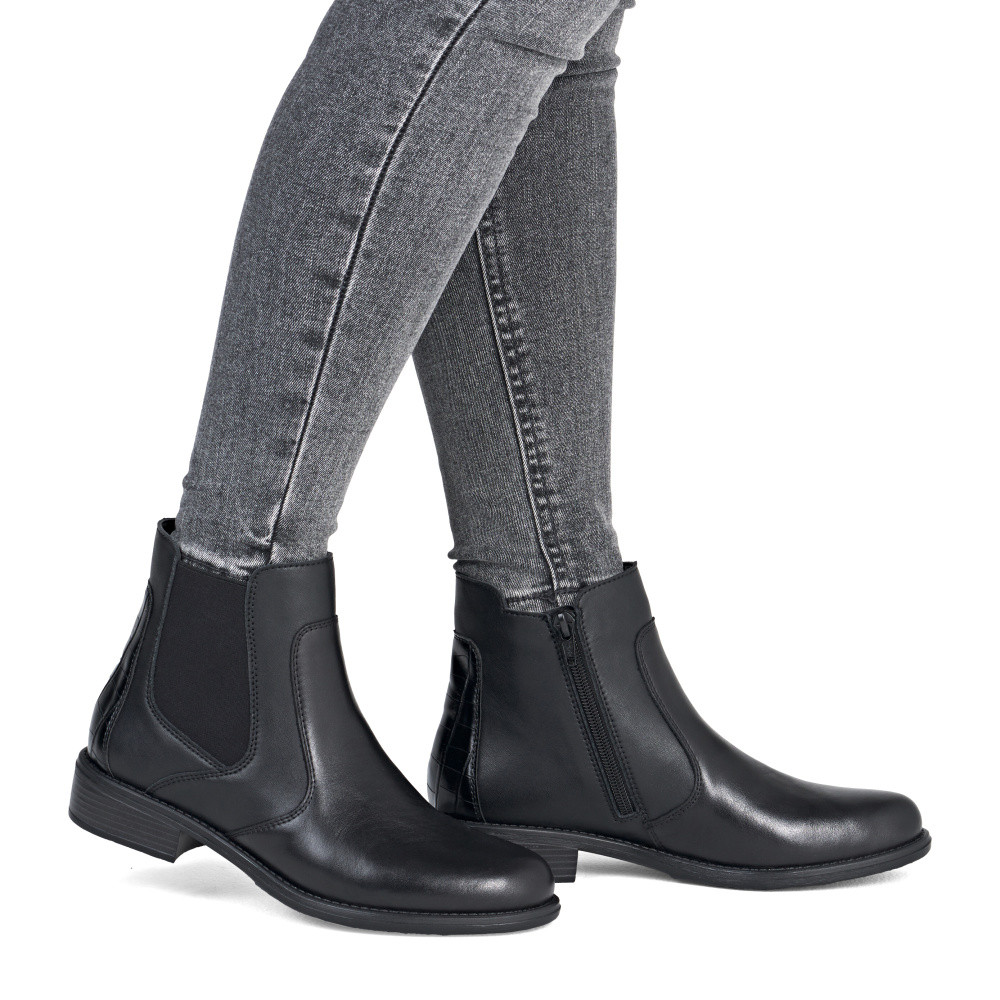 detail Dámská kotníková obuv REMONTE D0F70-00 černá W5