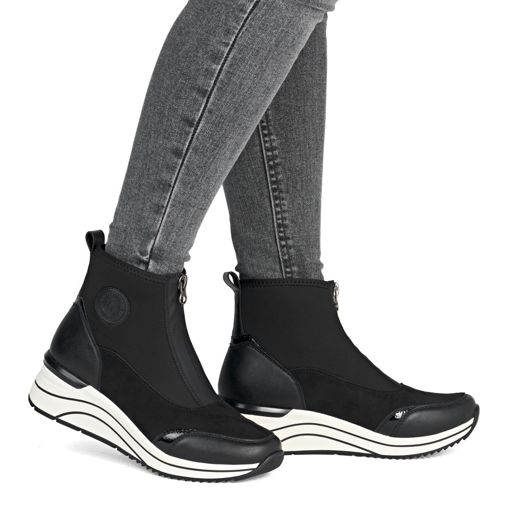 detail Dámská kotníková obuv REMONTE D0T78-02 černá W5