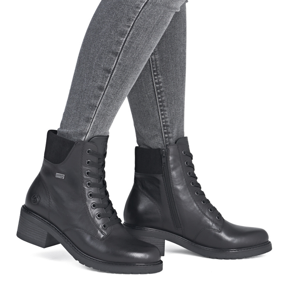 detail Dámská kotníková obuv REMONTE D1A70-01 černá W5