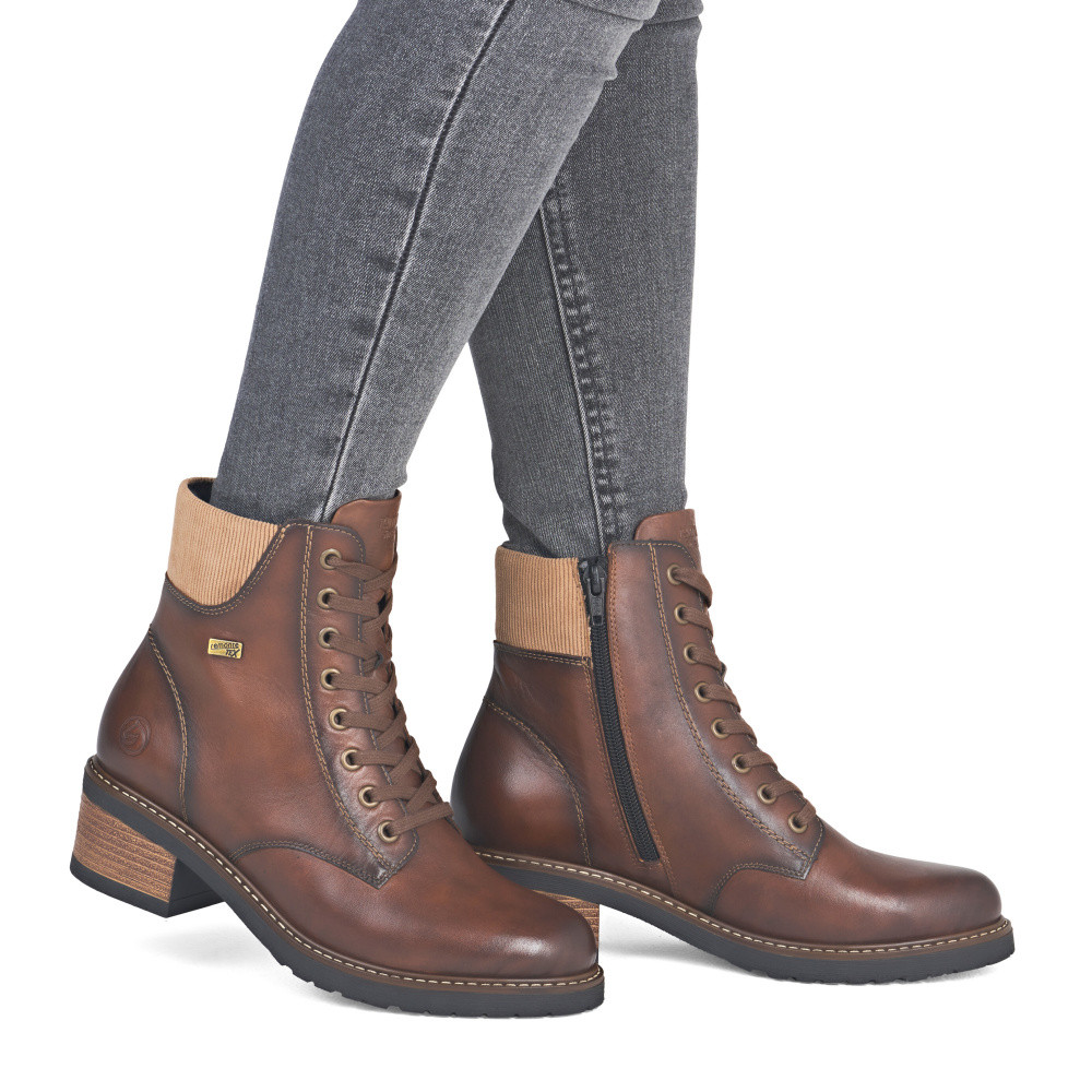 detail Dámská kotníková obuv REMONTE D1A70-24 hnědá W5