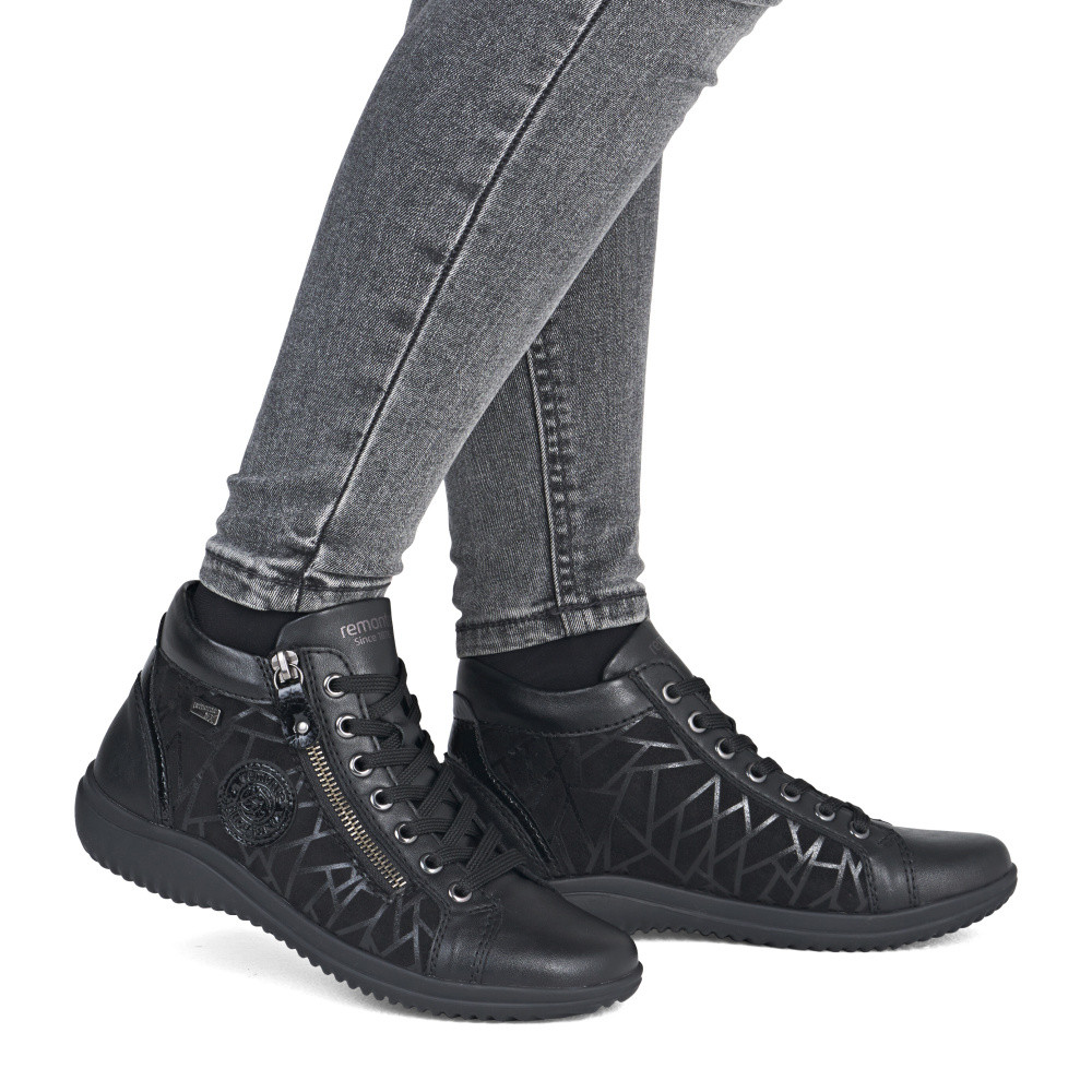 detail Dámská kotníková obuv REMONTE D1E72-00 černá W5