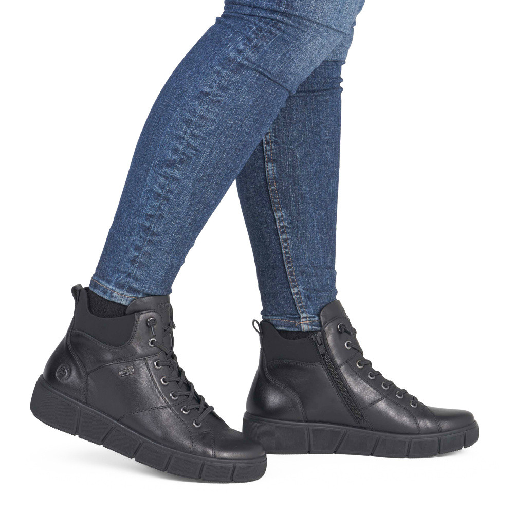 detail Dámská kotníková obuv REMONTE D1T76-00 černá W5