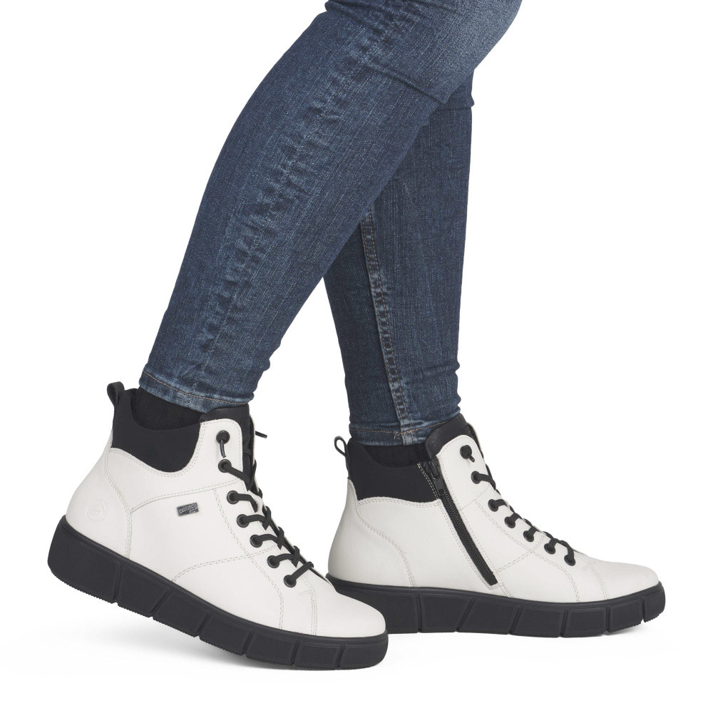 detail Dámská kotníková obuv REMONTE D1T76-80 bílá W5