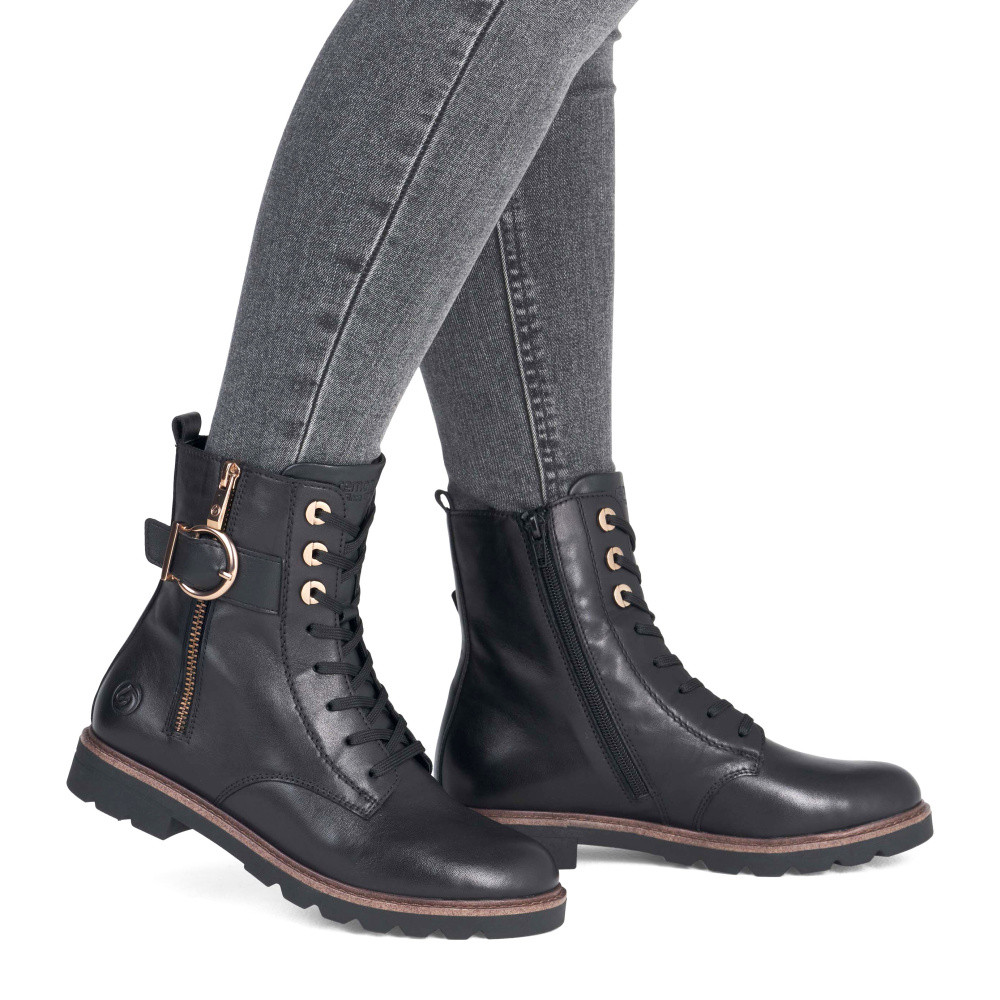 detail Dámská kotníková obuv REMONTE D2Q72-00 černá W5