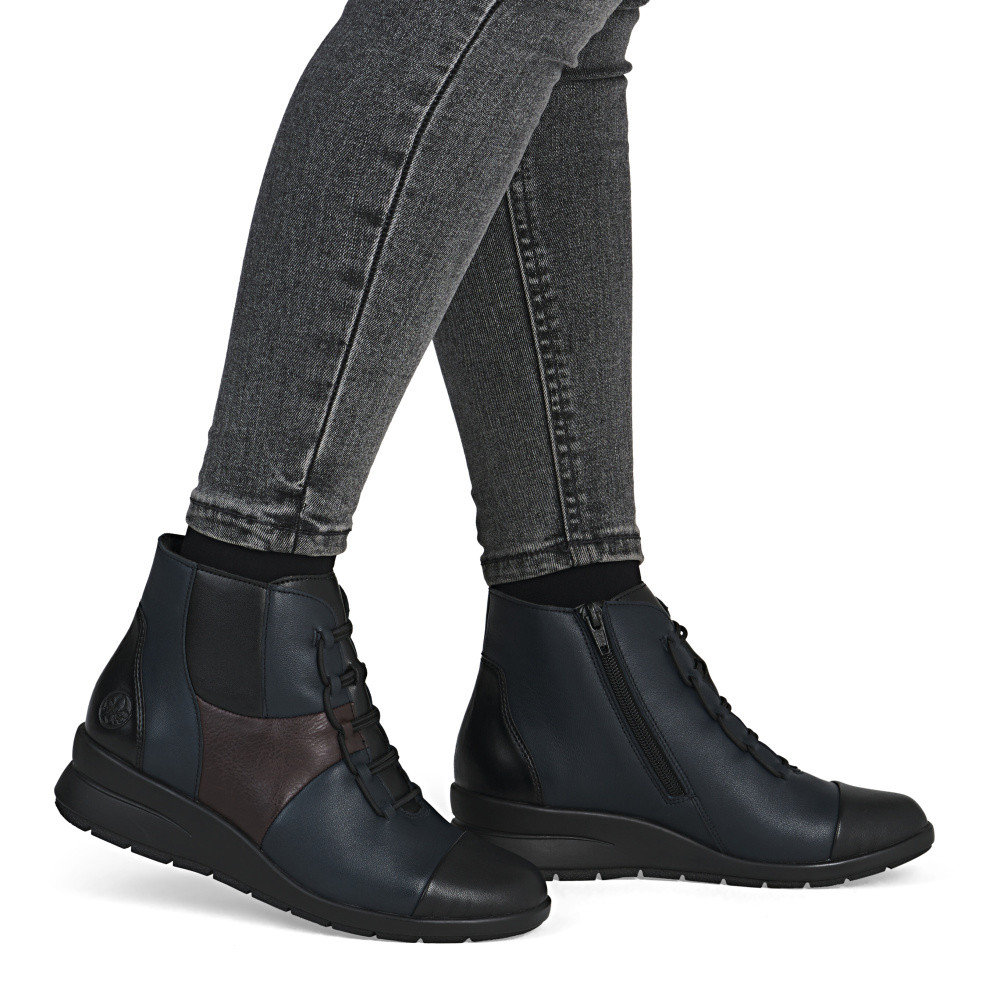 detail Dámská kotníková obuv RIEKER L4858-14 modrá W5