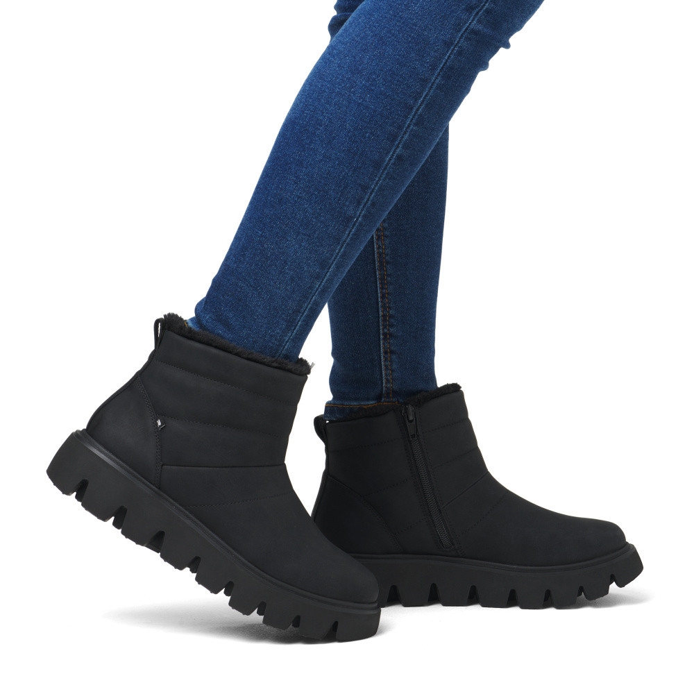 detail Dámská kotníková obuv RIEKER W2070-00 černá W5