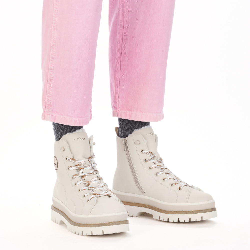 detail Dámská kotníková obuv RIEKER Y6220-60 béžová W5