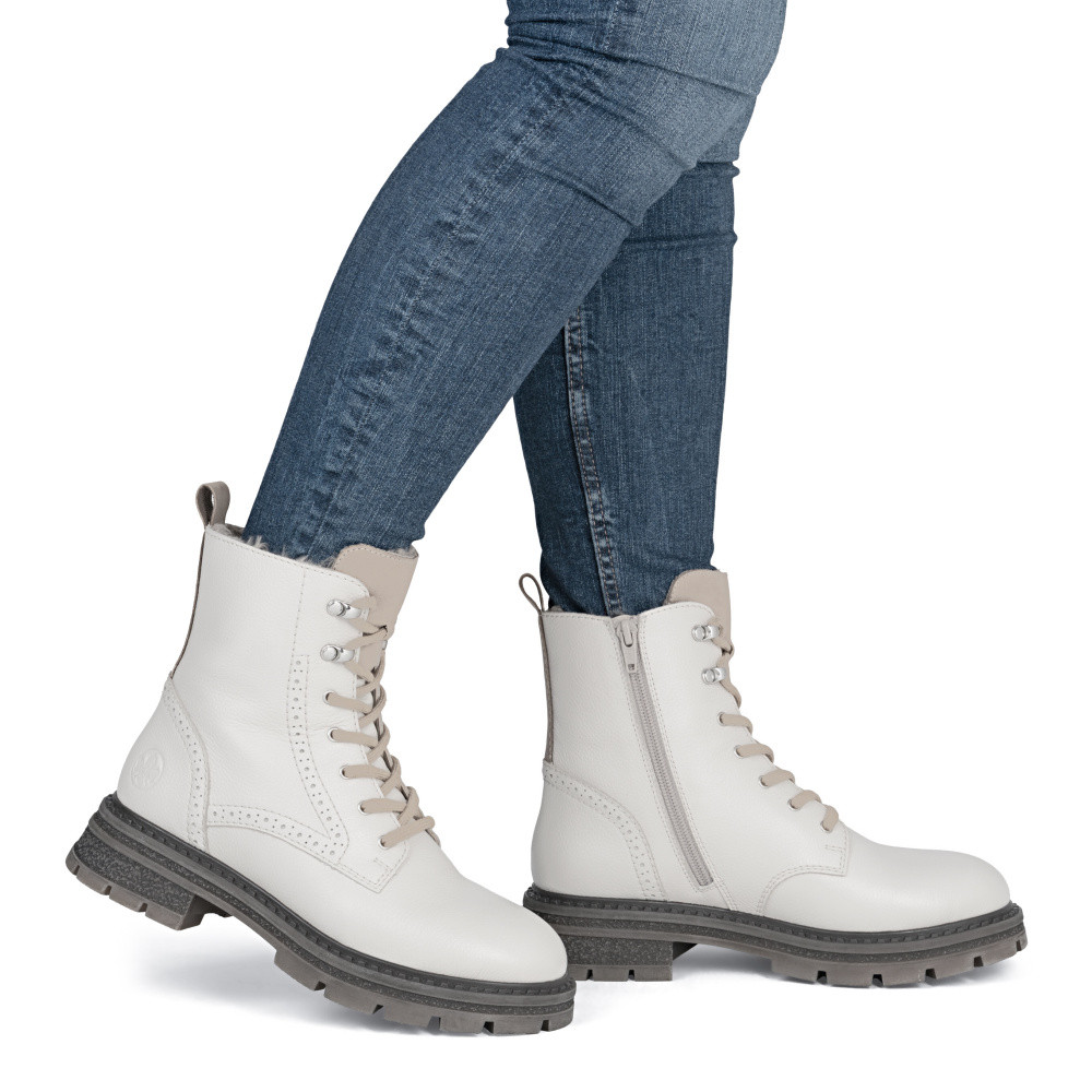 detail Dámská kotníková obuv RIEKER Z9806-80 béžová W5