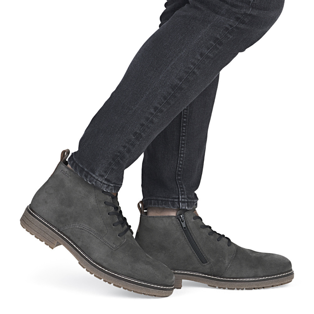 detail Pánská kotníková obuv RIEKER 33106-45 šedá W5