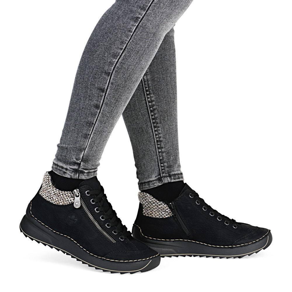 detail Dámska členková obuv RIEKER 51523-01 čierna W5