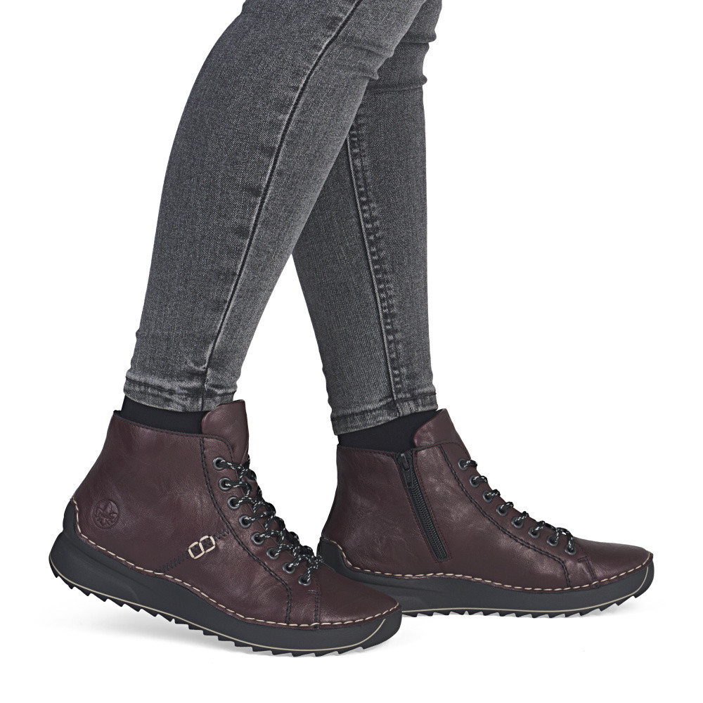 detail Dámská kotníková obuv RIEKER 71510-30 fialová W5