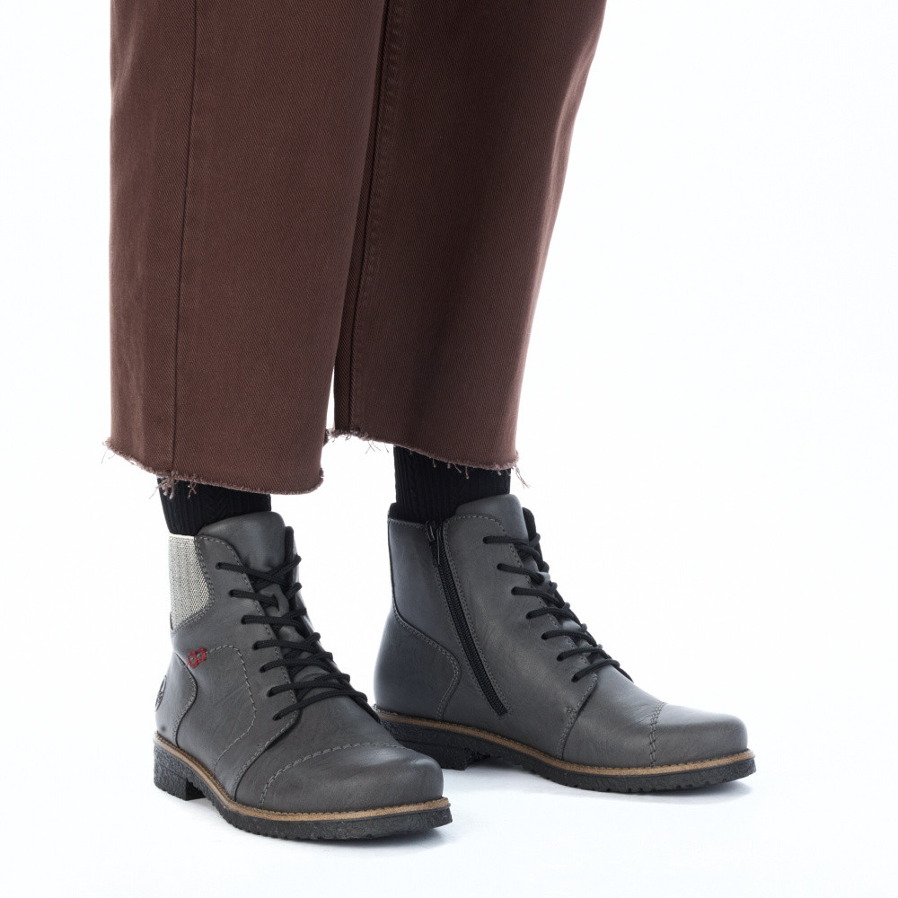 detail Dámská kotníková obuv RIEKER 73522-45 šedá W5