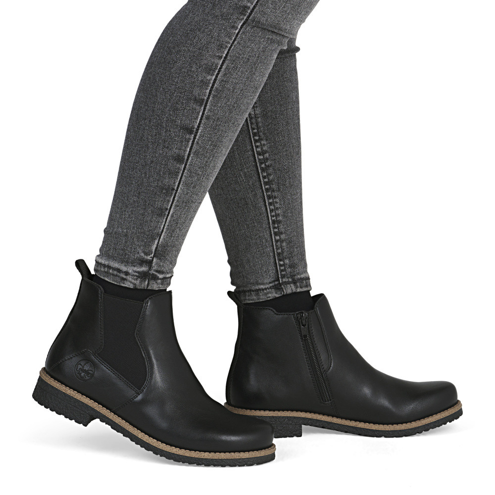 detail Dámská kotníková obuv RIEKER 73557-01 černá W5