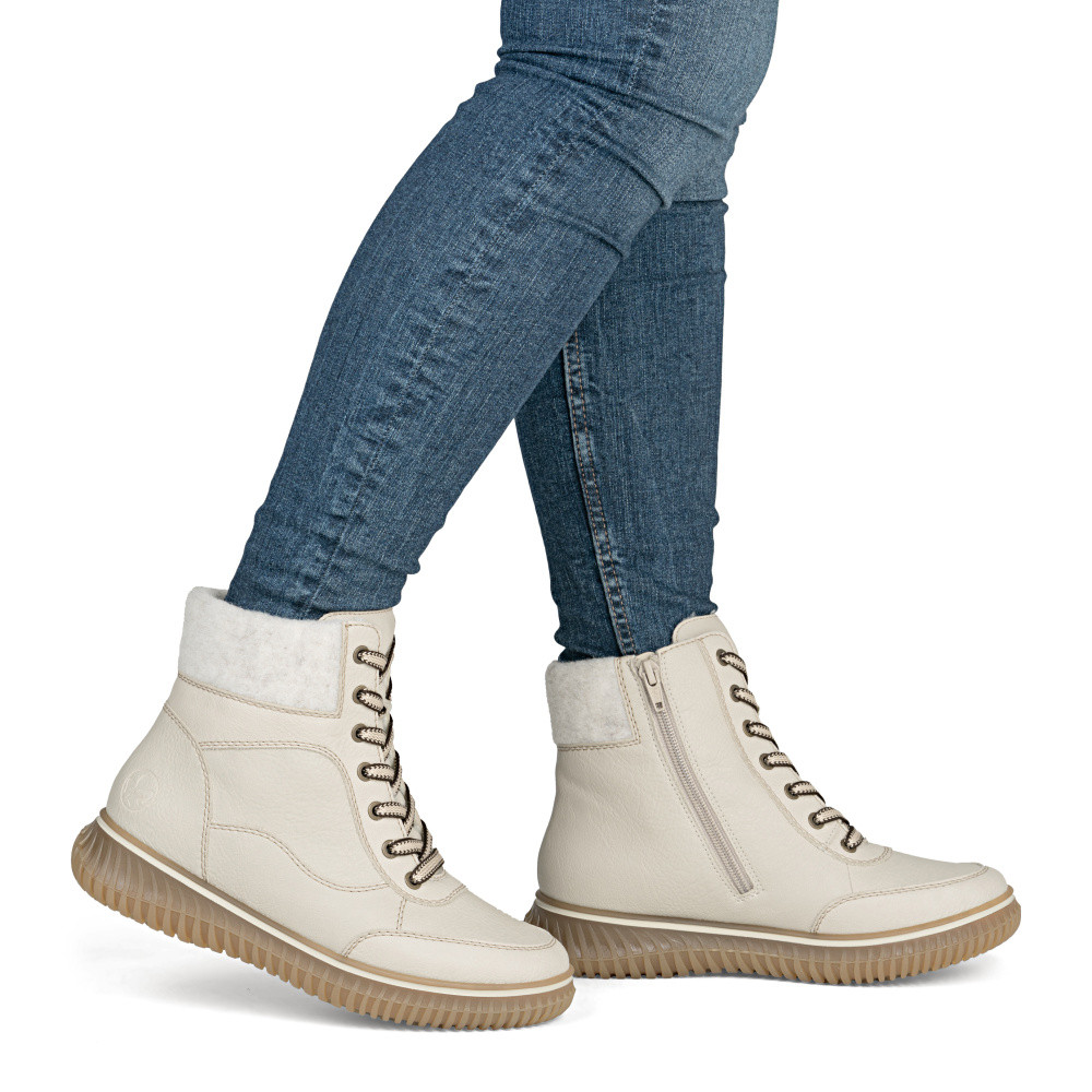 detail Dámská kotníková obuv RIEKER 74205-60 béžová W5