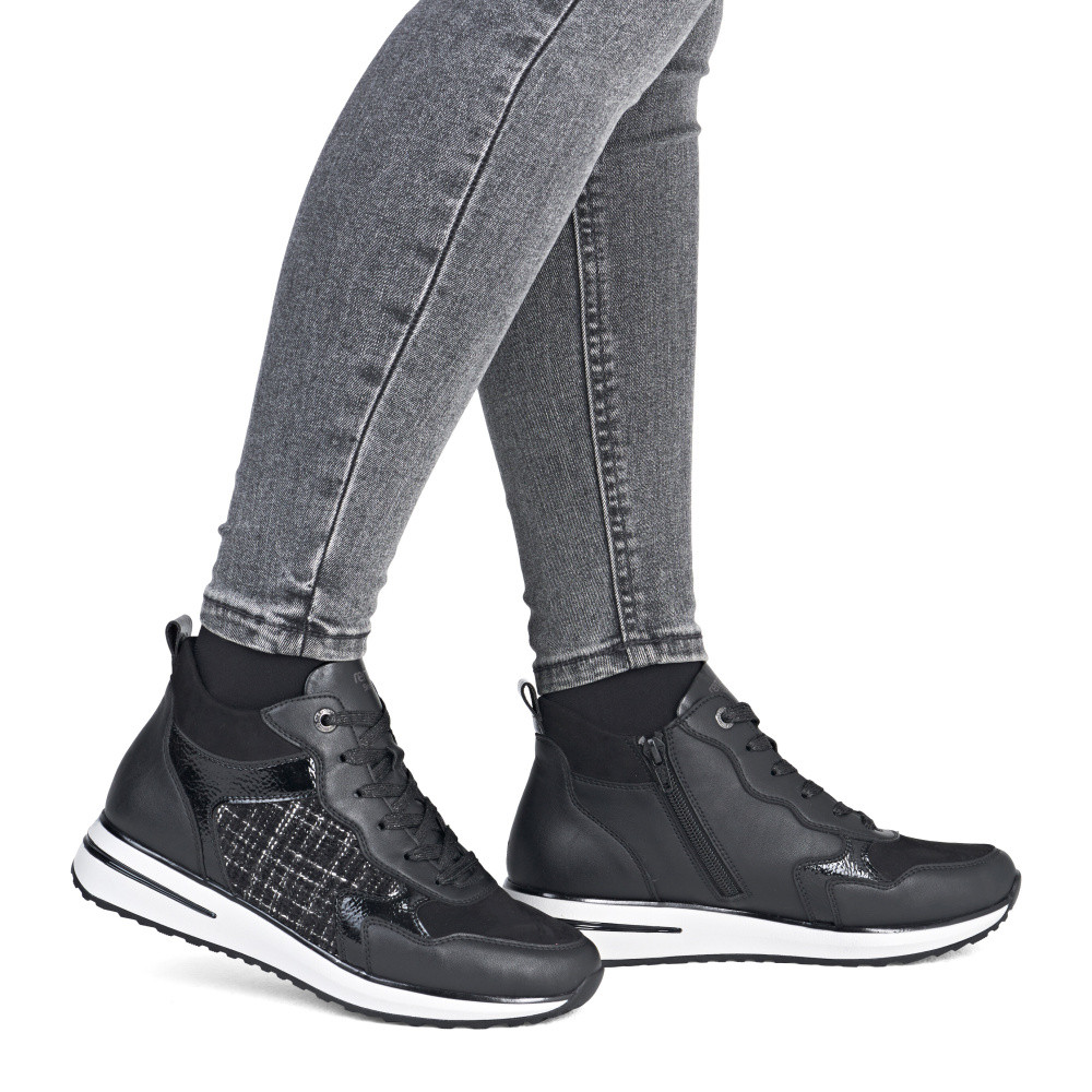 detail Dámská kotníková obuv REMONTE D1G71-01 černá W5