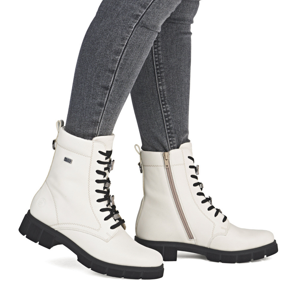 detail Dámská kotníková obuv REMONTE D2S73-80 bílá W5