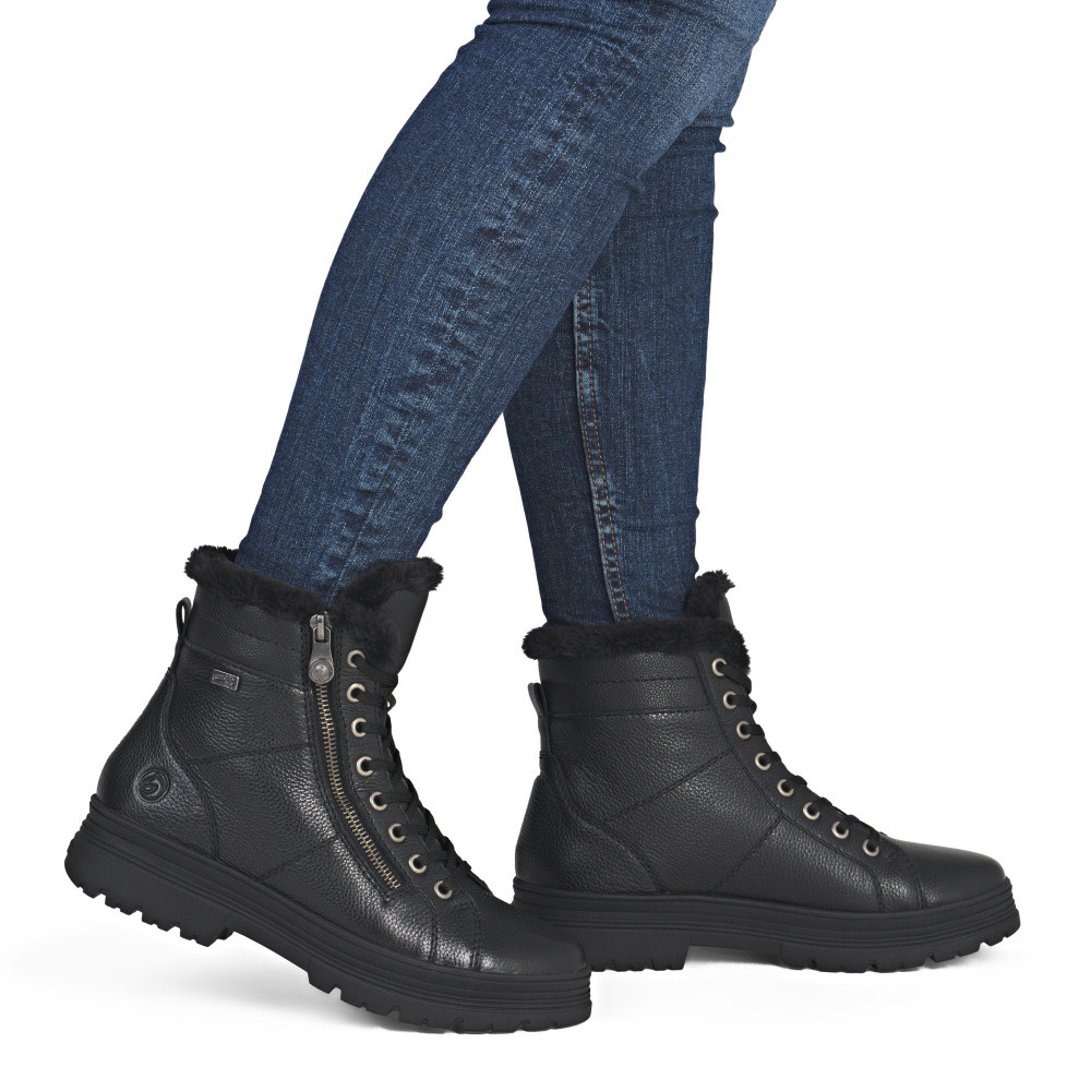 detail Dámská kotníková obuv REMONTE D2U73-00 černá W5