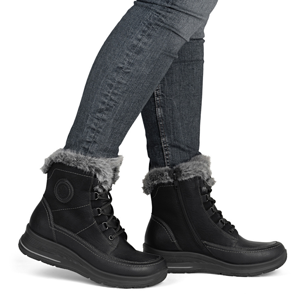 detail Dámská kotníková obuv RIEKER L7706-00 černá W5