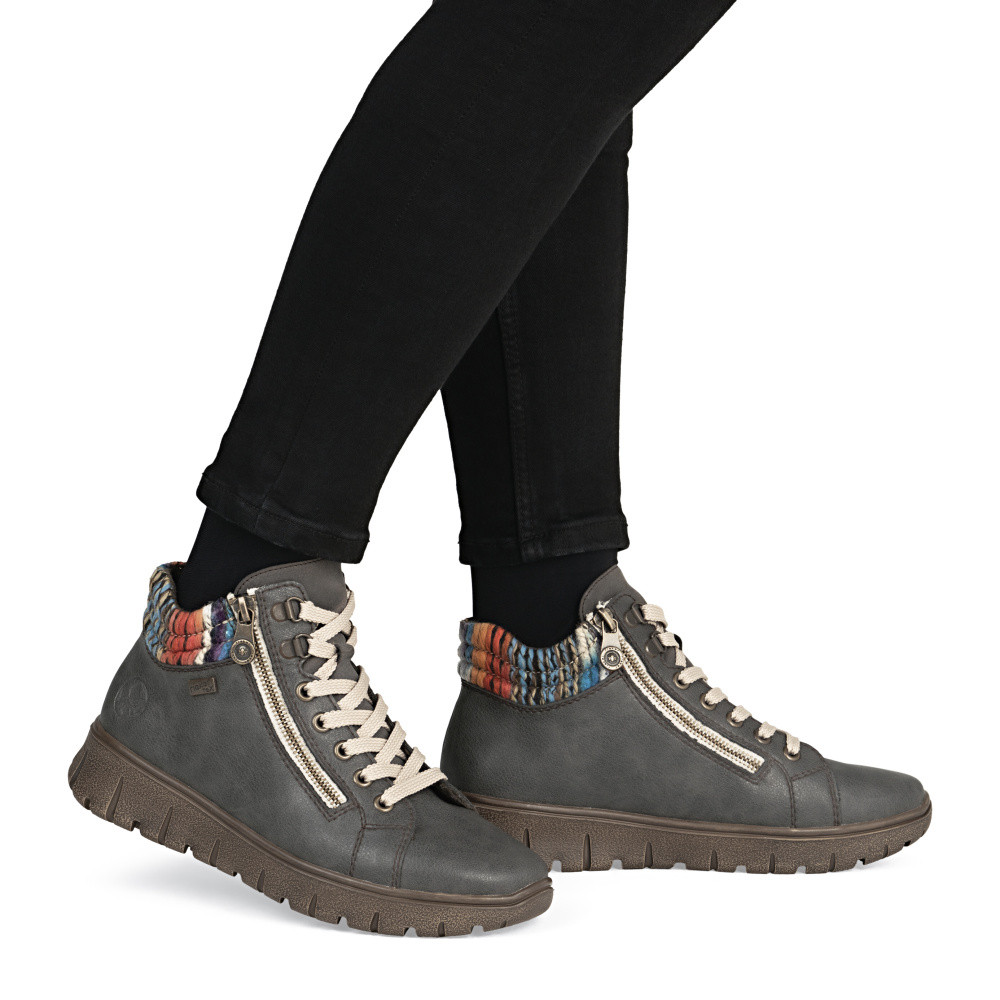 detail Dámská kotníková obuv RIEKER N1305-45 šedá W5