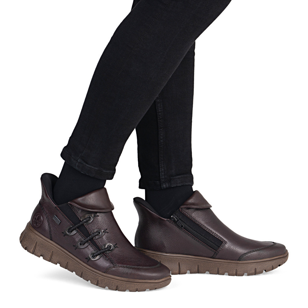 detail Dámská kotníková obuv RIEKER N1353-35 červená W5