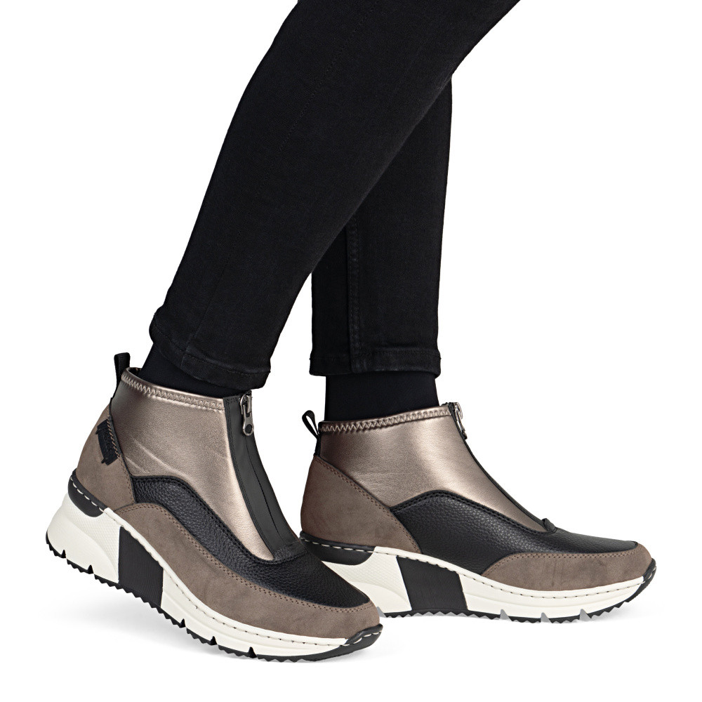 detail Dámská kotníková obuv RIEKER N6352-25 hnědá W5