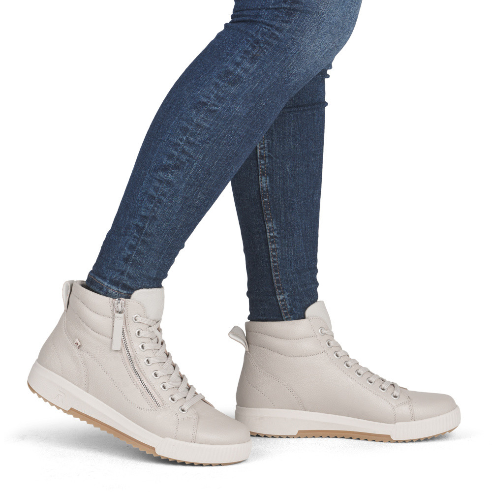 detail Dámská kotníková obuv RIEKER W0164-60 béžová W5