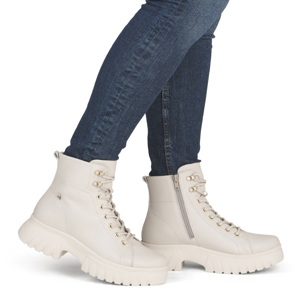 detail Dámská kotníková obuv RIEKER W1877-80 béžová W5