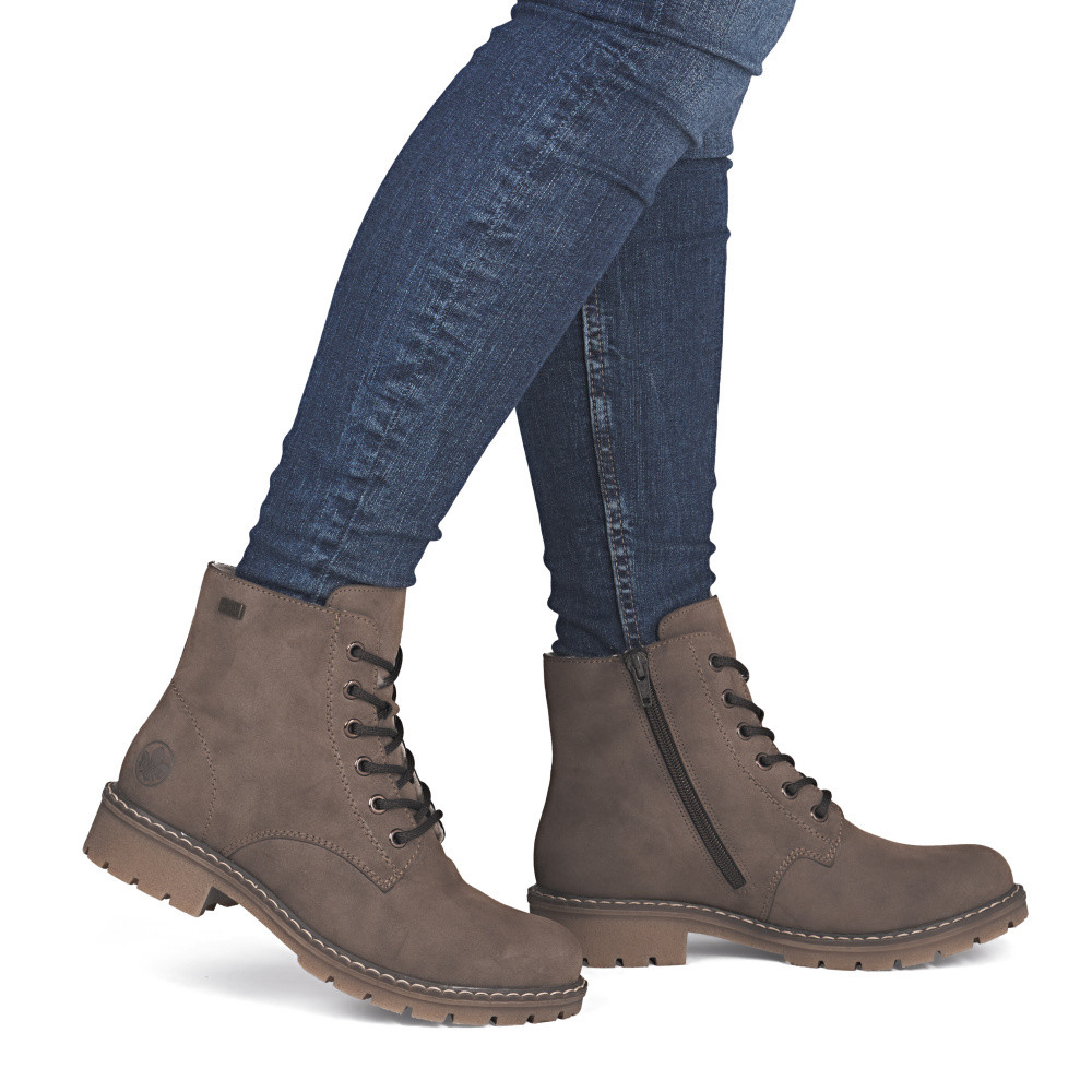 detail Dámská kotníková obuv RIEKER Y9103-24 hnědá W5