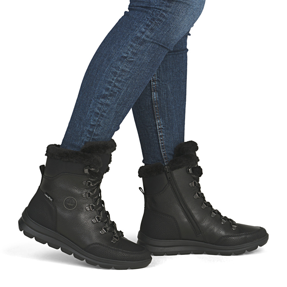 detail Dámská kotníková obuv RIEKER Z0000-00 černá W5